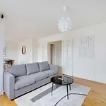 Spacious Apartment 3 Bdr 6P - 20Eme St Fargeau