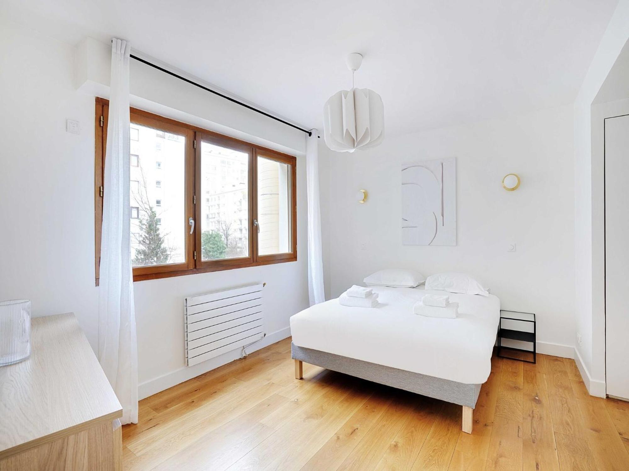 Spacious 3 Bdr 6p - 20eme St Fargeau